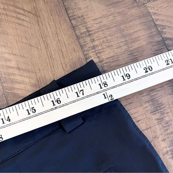 Under Armour Mens Size 36R Golf Shorts Black Flat Front Chino - Picture 4 of 6